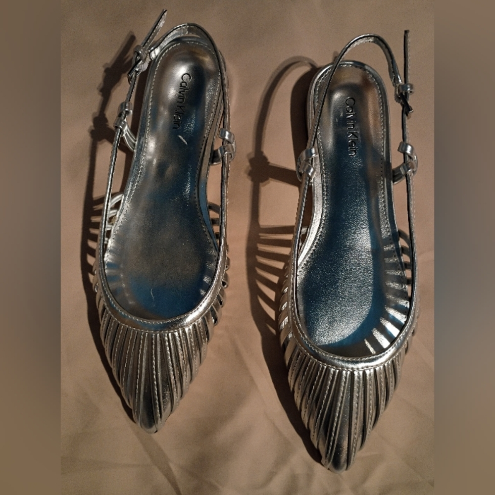 NWT Calvin Klein Women's Silver Jillie Flats, 7.5